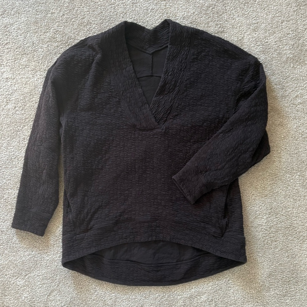 LULULEMON black shirt
